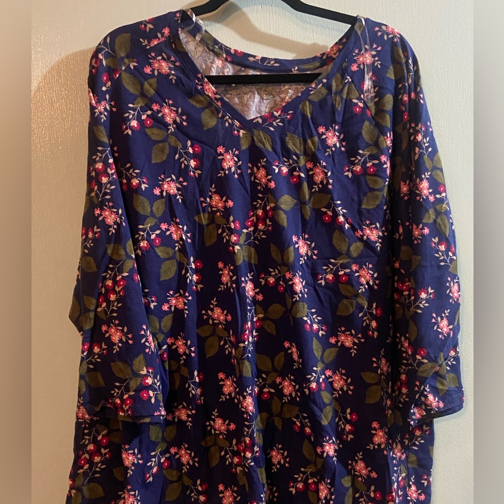 cute women’s dress shirt!
